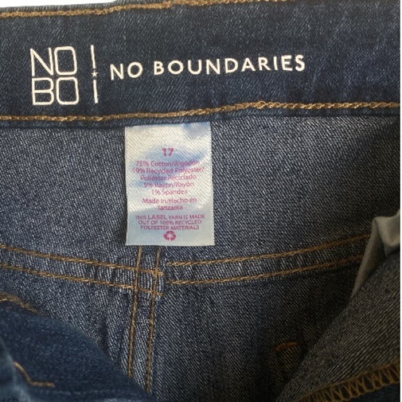NO BOUNDARIES dark denim  high rise mom jeans // 17 - Picture 4 of 6